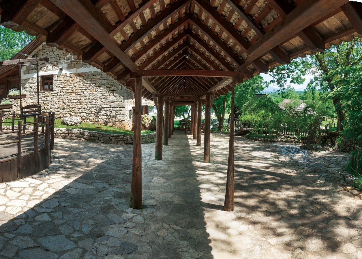 Farm Stay Cardaklije Kulen Vakuf Zewnętrze zdjęcie